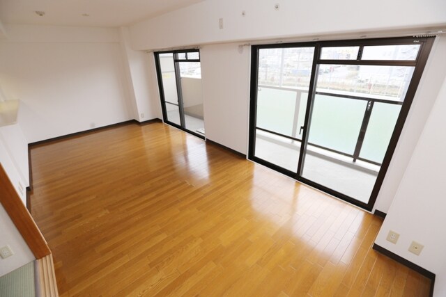 ミストラル岸部南の物件内観写真