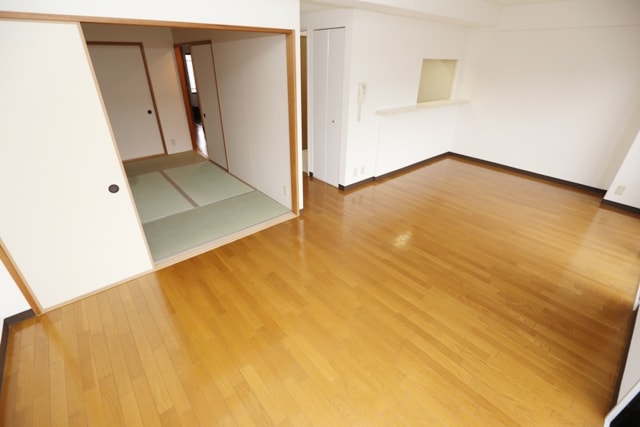 ミストラル岸部南の物件内観写真