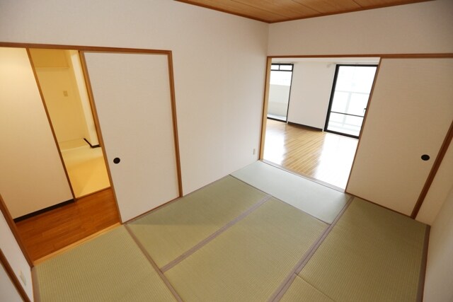 ミストラル岸部南の物件内観写真