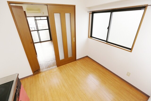 第6関根マンションの物件内観写真