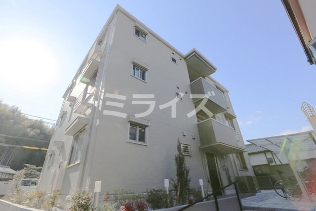 セレナ710の物件外観写真