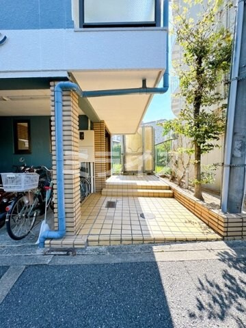 谷川第2マンションの物件外観写真