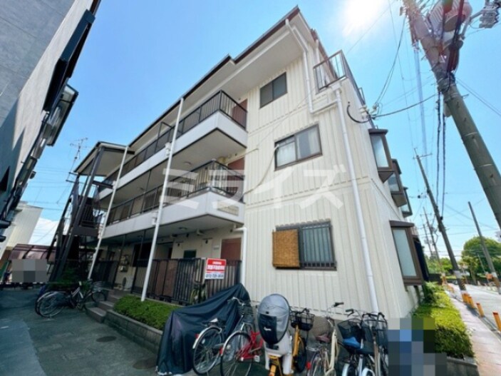 フルールハイツの物件外観写真