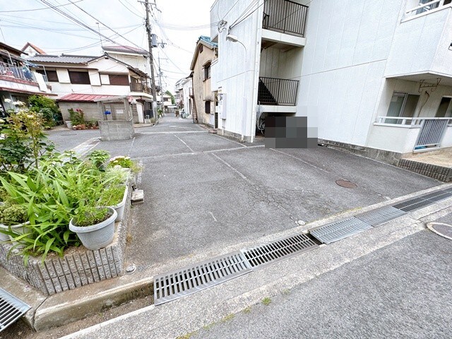 美山マンションの物件外観写真