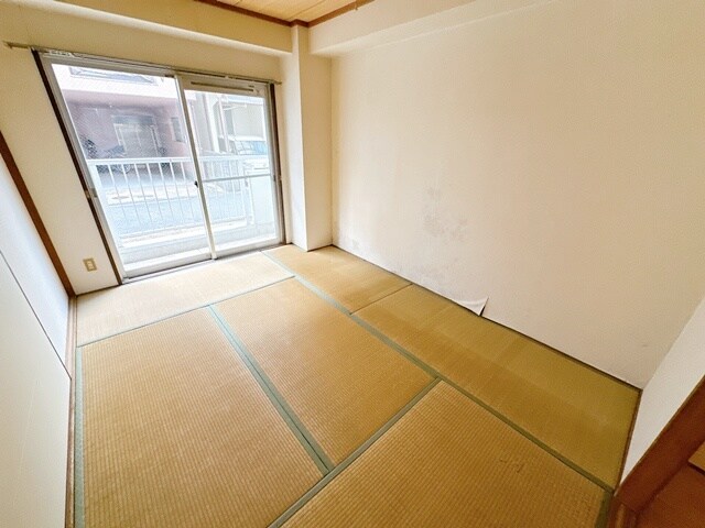 美山マンションの物件内観写真