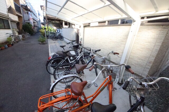 出屋敷駅 徒歩9分 1階の物件外観写真