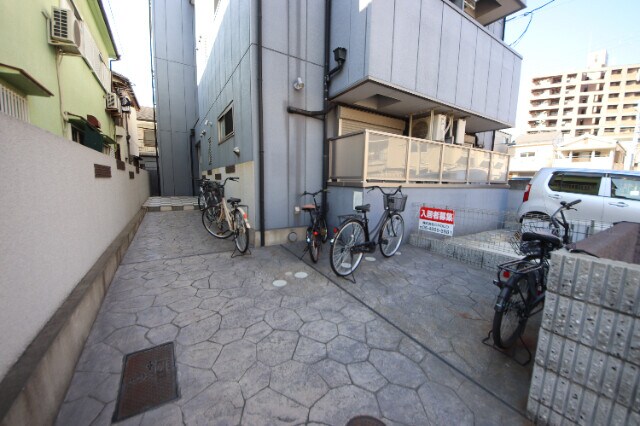 出屋敷駅 徒歩6分 2階の物件外観写真