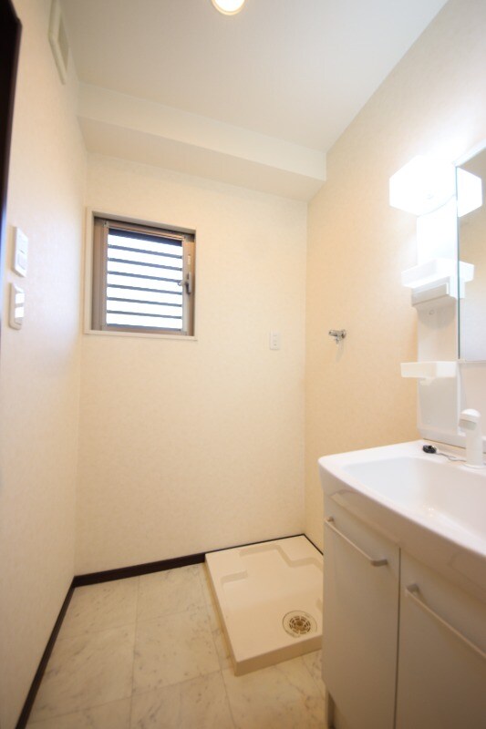 出屋敷駅 徒歩6分 2階の物件内観写真