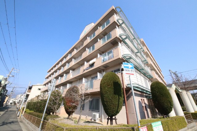 ユニテソリステ津門川の物件外観写真