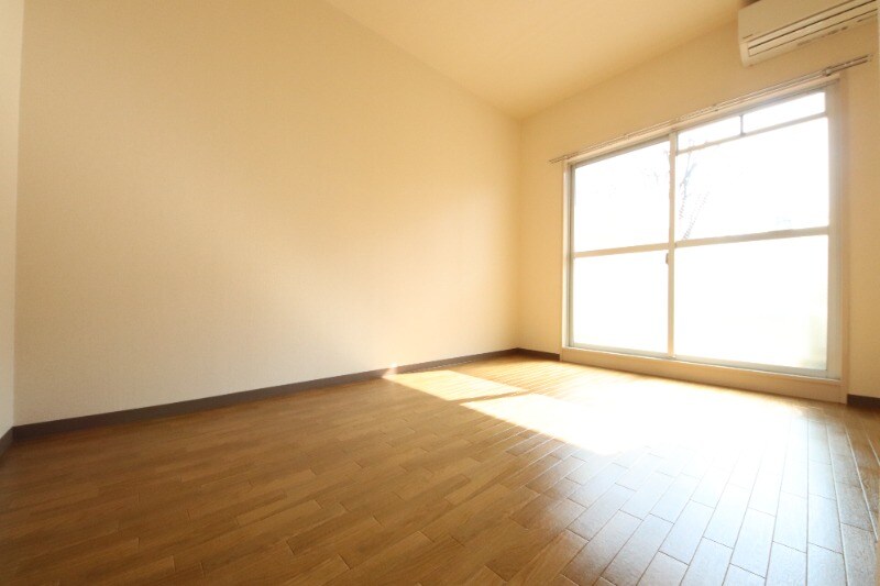 ユニテソリステ津門川の物件内観写真