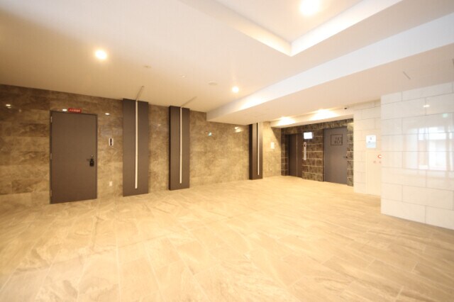 出屋敷駅 徒歩2分 12階の物件外観写真