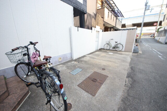 出屋敷駅 徒歩2分 2階の物件外観写真