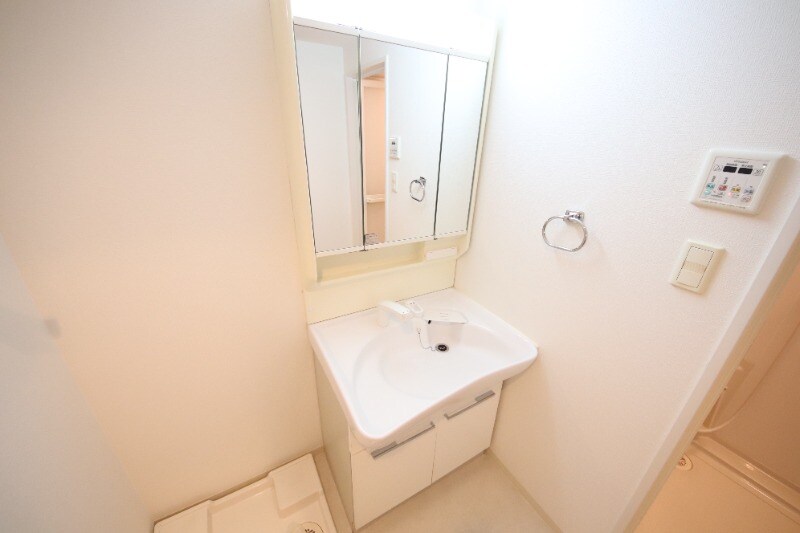 尼崎駅 徒歩1分 8階の物件内観写真