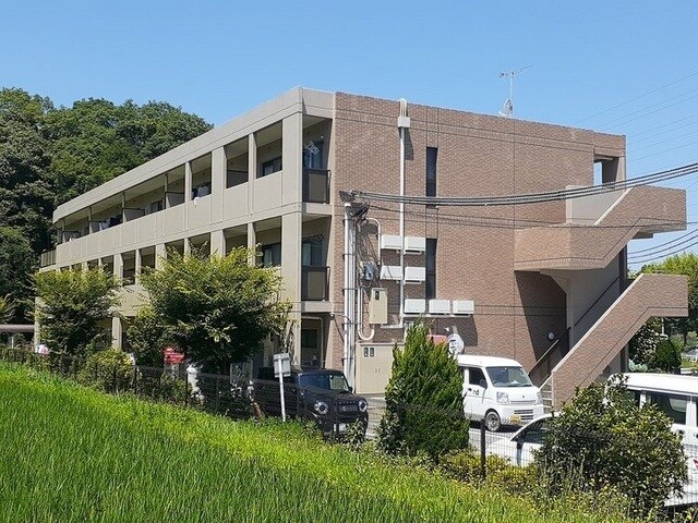 岡場駅 バス10分  金仙寺口下車：停歩2分 3階の物件外観写真