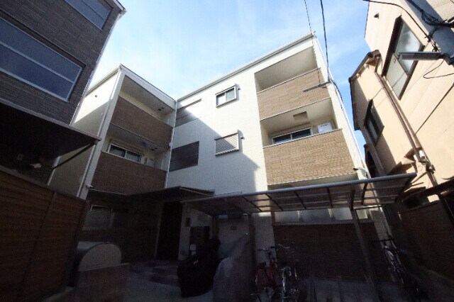 出屋敷駅 徒歩7分の物件外観写真