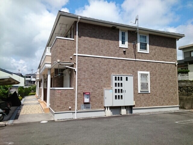 兵庫県川西市笹部１丁目の物件外観写真