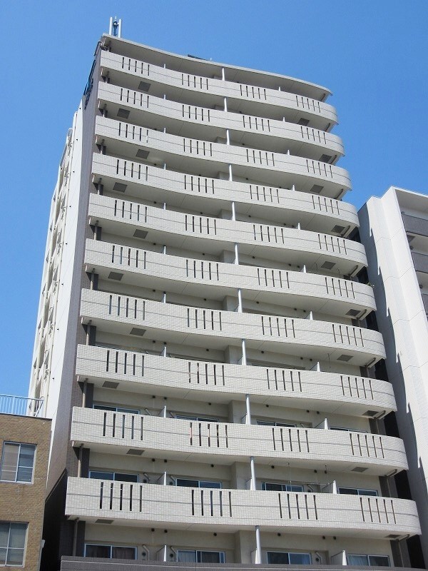 なんば駅 徒歩6分 8階の物件外観写真