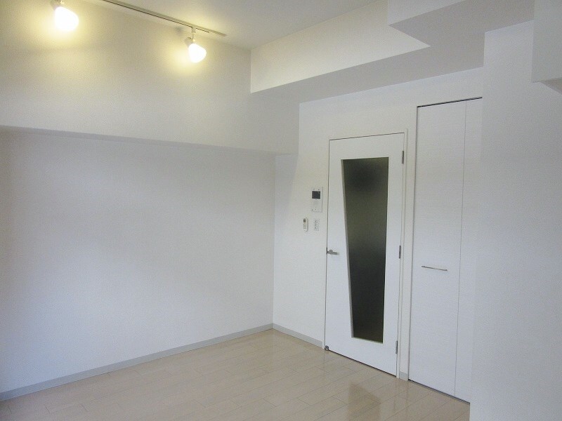 なんば駅 徒歩6分 8階の物件内観写真