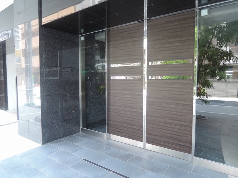 APRILE南森町の物件外観写真