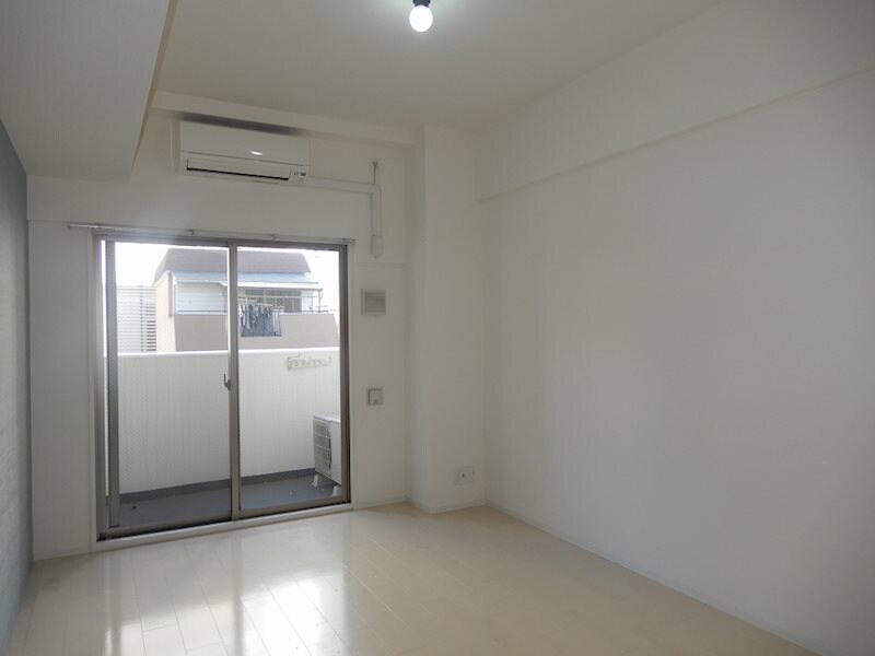 APRILE南森町の物件内観写真