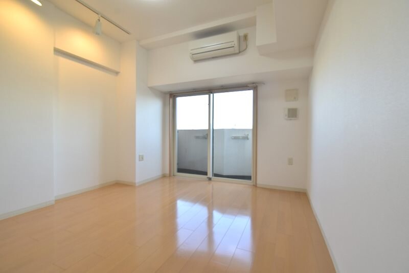 セレニテ新大阪弐番館の物件内観写真