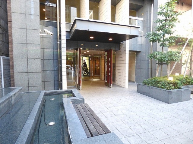 エステムプラザミッドプレイスの物件外観写真