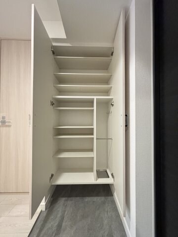 コンフォリア・リヴ新大阪WESTの物件内観写真