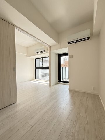 コンフォリア・リヴ新大阪WESTの物件内観写真