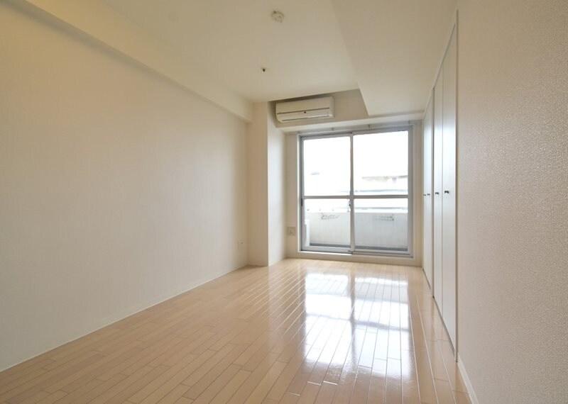 オリエンタル江坂の物件内観写真