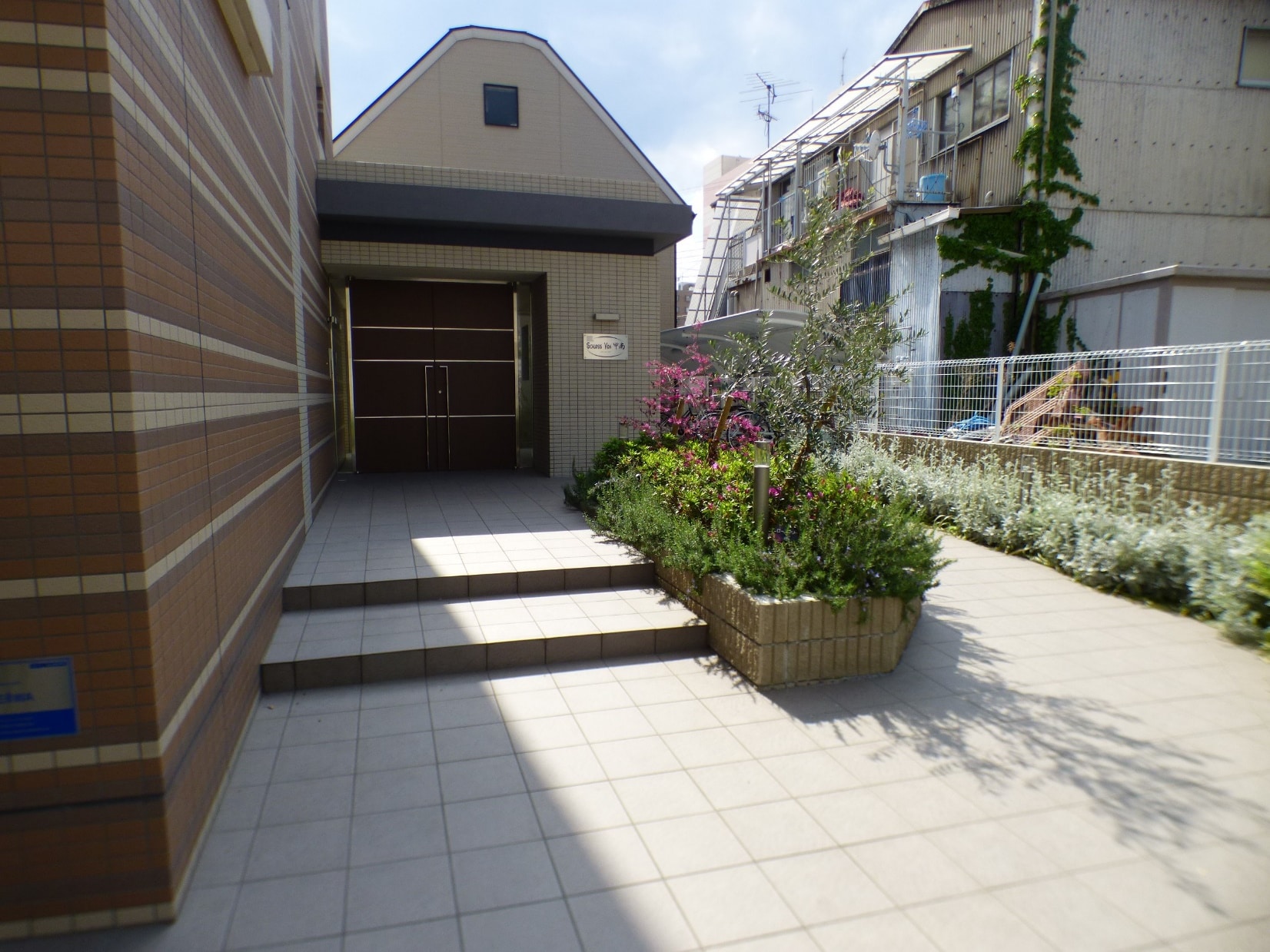 摂津本山駅 徒歩8分 6階の物件外観写真