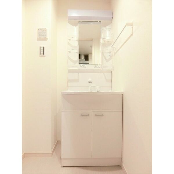 大倉山駅 徒歩8分 3階の物件内観写真