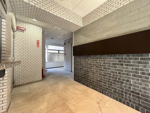 県庁前駅 徒歩4分 2階の物件外観写真