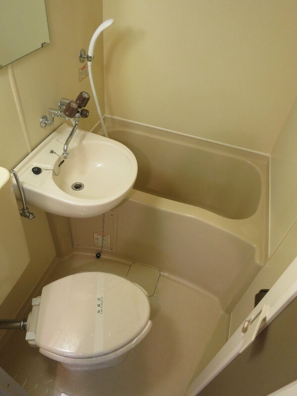 県庁前駅 徒歩4分 2階の物件内観写真