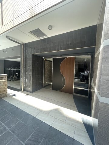 みなと元町駅 徒歩3分 14階の物件外観写真