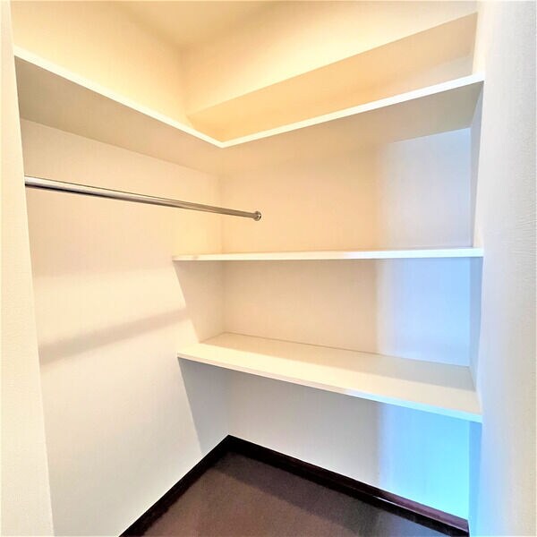 ヴィアーレ勾当台Ⅰの物件内観写真