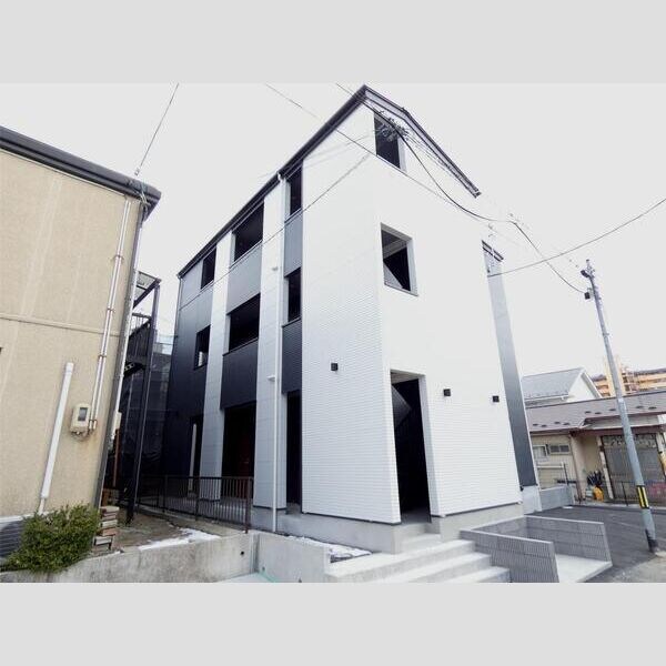 プラシード幸町の物件外観写真