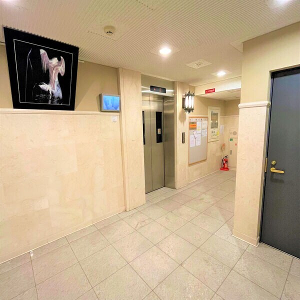 USビルの物件外観写真