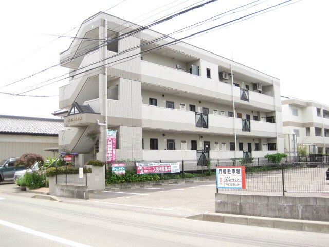 クレストール市名坂の物件外観写真