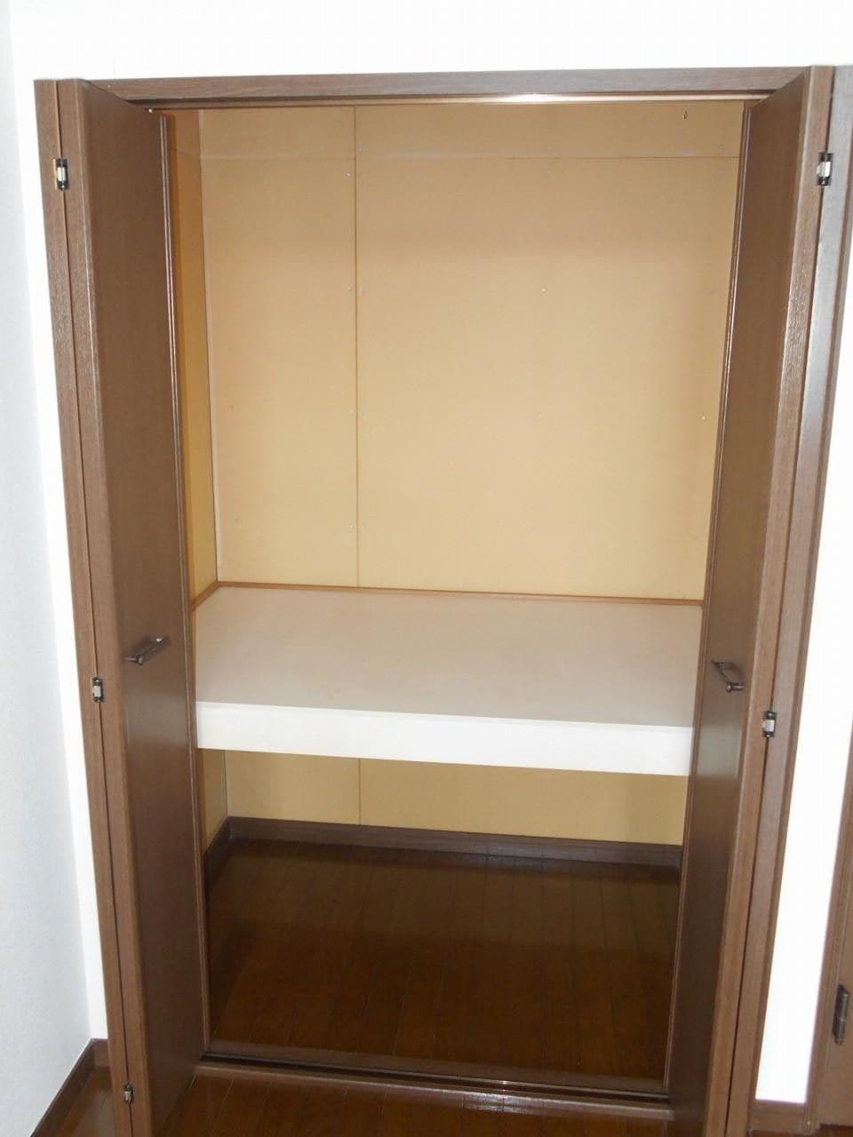 ホワイトキャッスル遠見塚14番館の物件内観写真