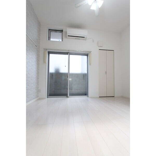 シャーロットの物件内観写真