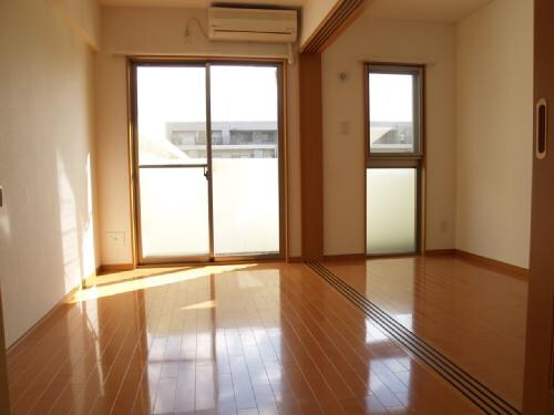 エルスタンザ子平町の物件内観写真