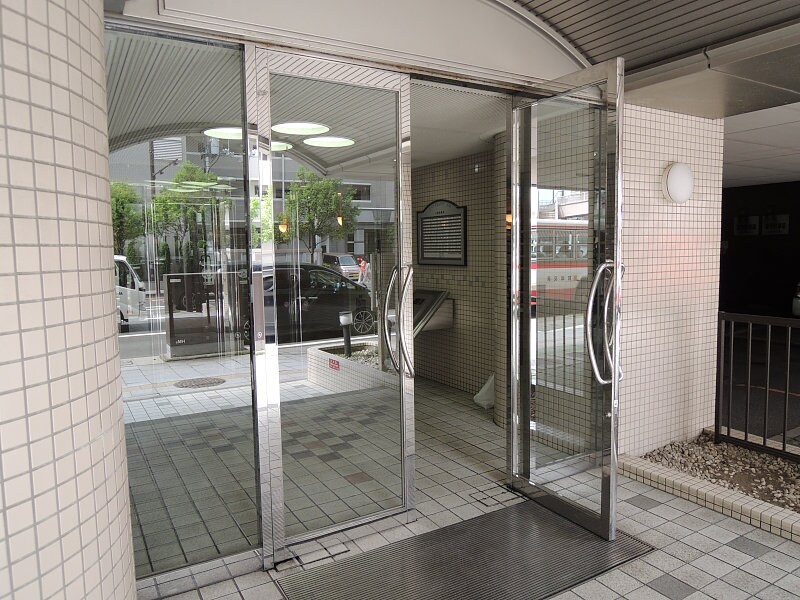 スカイコート上杉の物件外観写真