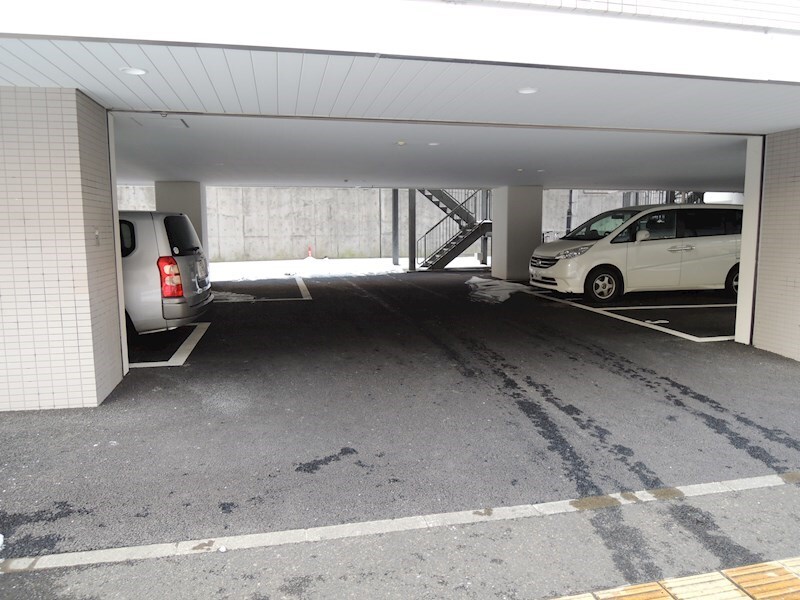 La　Douceur榴ヶ岡の物件外観写真