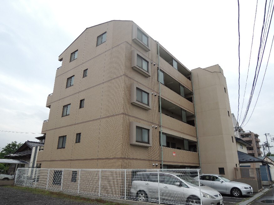 アバンサール泉中央の物件外観写真