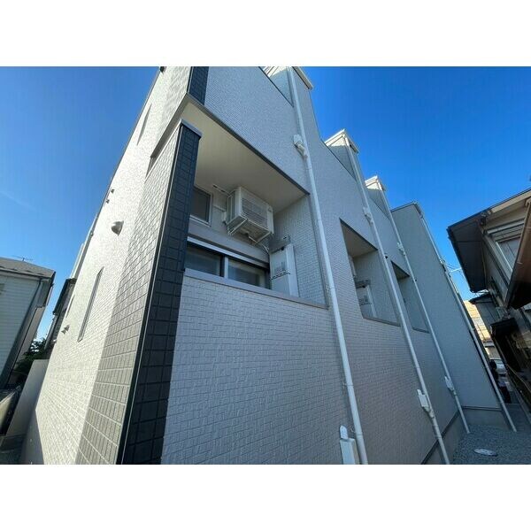 苦竹駅 徒歩8分の物件外観写真