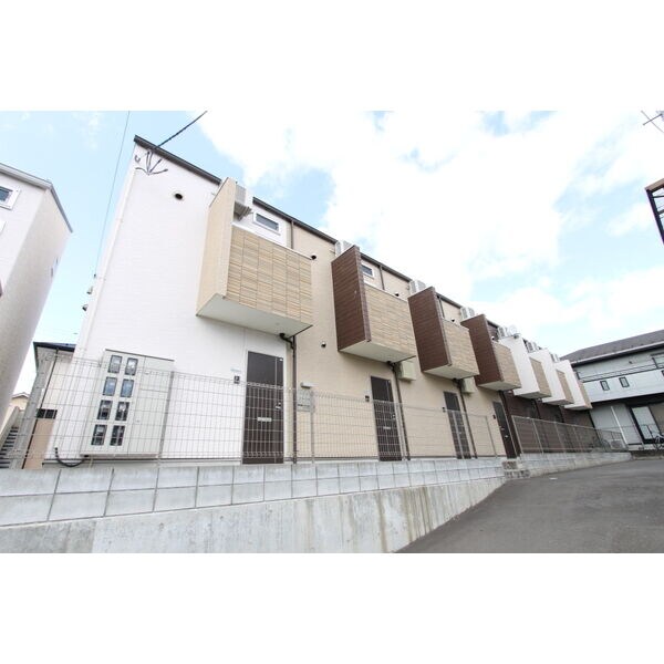 ラ・ネージュ河原町の物件外観写真