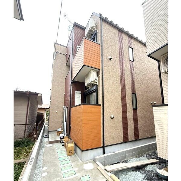 グレーステラス福住の物件外観写真