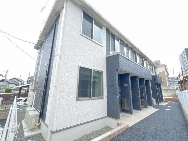 アインタウゼント3の物件外観写真