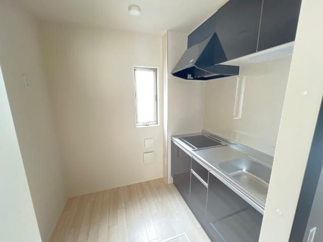 アインタウゼント3の物件内観写真