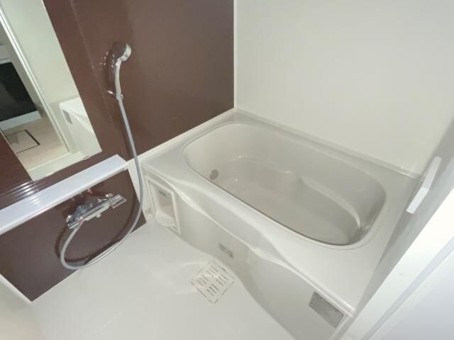 アインタウゼント3の物件内観写真